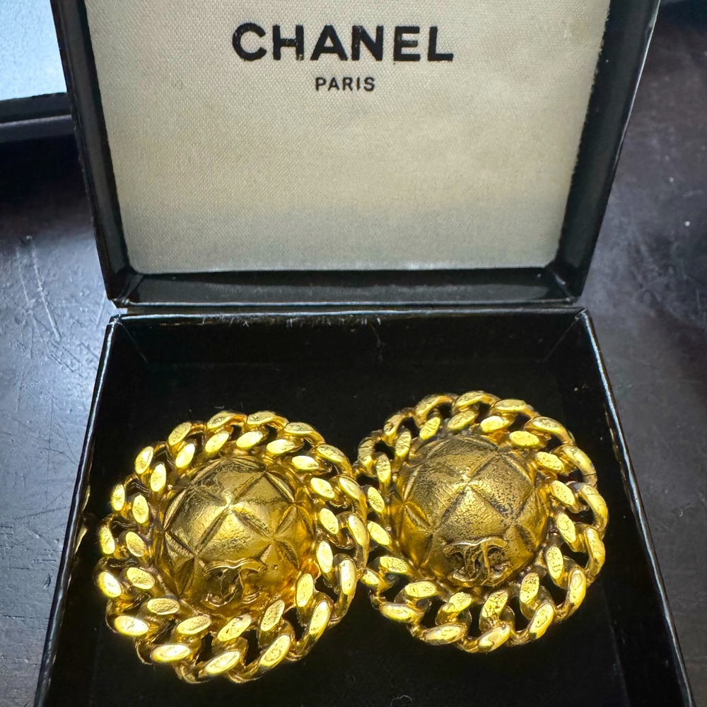 24K gold plated CHANEL vintage clip on earrings in box.